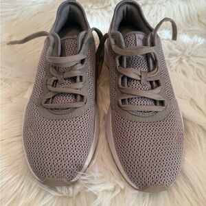 Women Gray Athletic Shoes